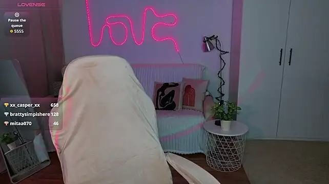 TessaGrays live cam on StripChat