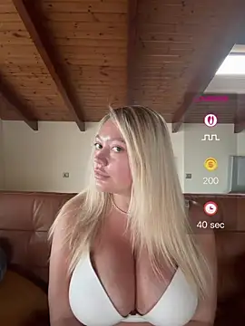 misstitmouseofficial live cam on StripChat