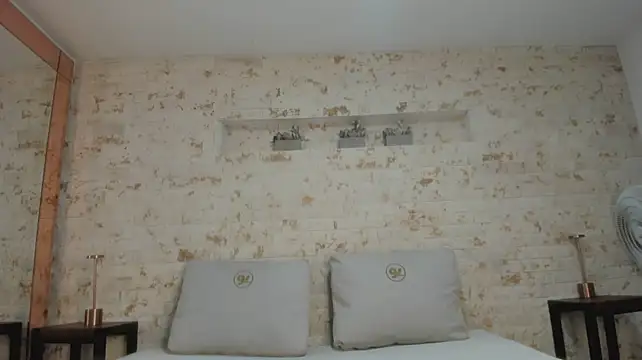 chloe_murray live cam on StripChat