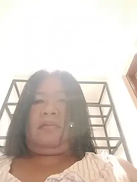 Lovelywoman43 live cam on StripChat