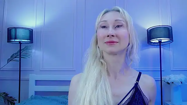 KissDreamm live cam on StripChat
