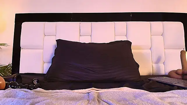 abby_black_star (F young) - Tipping for DEEP anal punishment.Hurry🍑