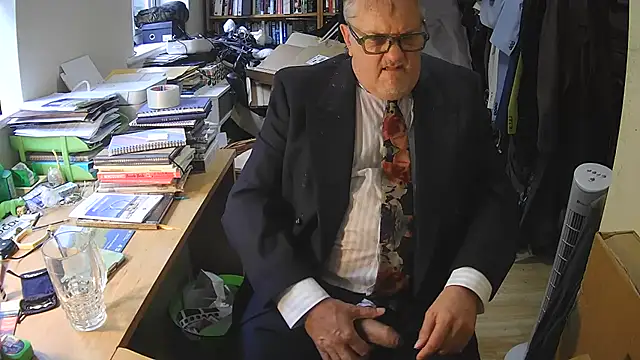 SuitedSub63's live cam