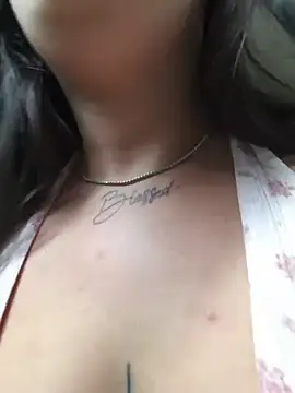 MissNyraSecret webcam