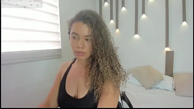 angie_leonn webcam