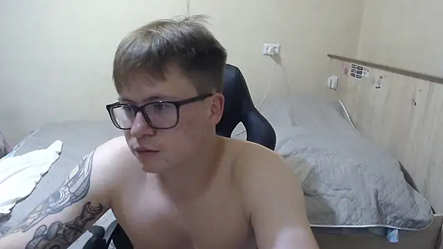 Maxxxgayboy webcam