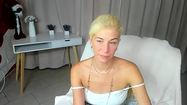 Emilia_Wilss webcam