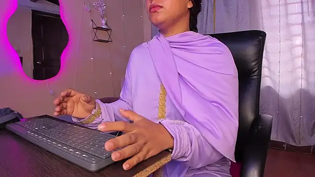 ShairaMassu webcam
