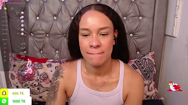 LAILAGUMMY live cam on StripChat