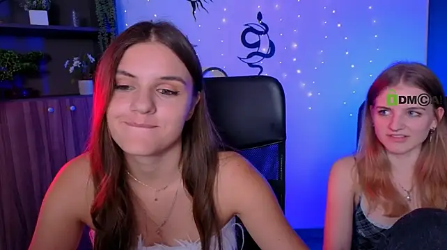 lisa_dark_ webcam