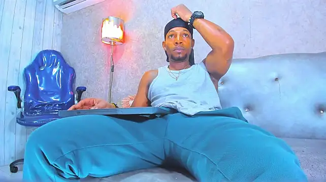 RicoBrown777_ webcam