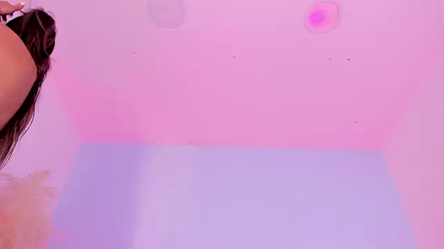aleksandramiller_ webcam
