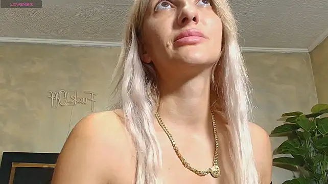 SweetNovva webcam