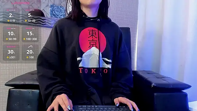 miahills__ webcam
