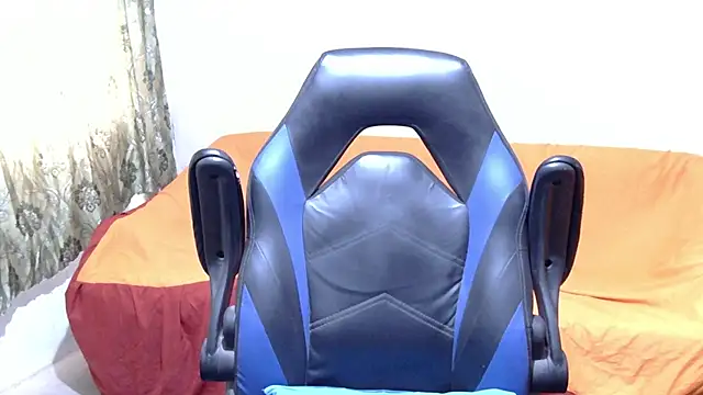 Darkkras live cam on StripChat