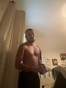 Giuseppe__1715 live cam on StripChat