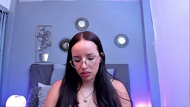 ValkyriaSteel live cam on StripChat