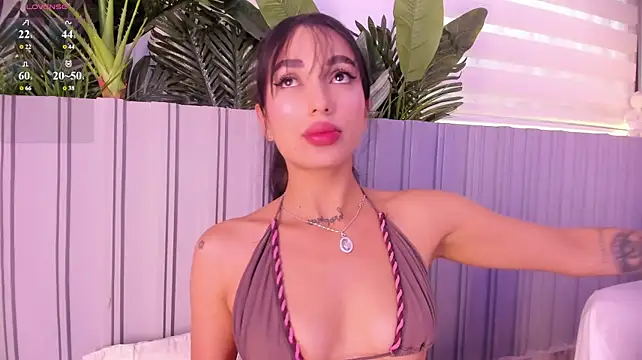 stephanymonroe live cam on StripChat