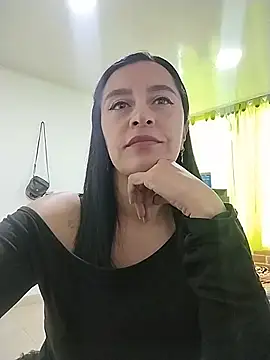 hailey85 live cam on StripChat