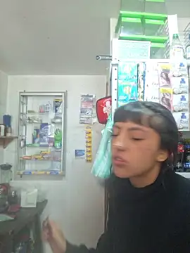 Cute_hollywood1 Live Webcam on Stripchat