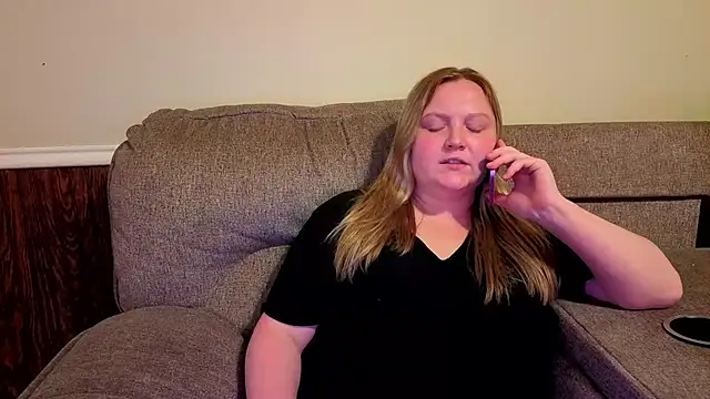 PhatAssBlond webcam