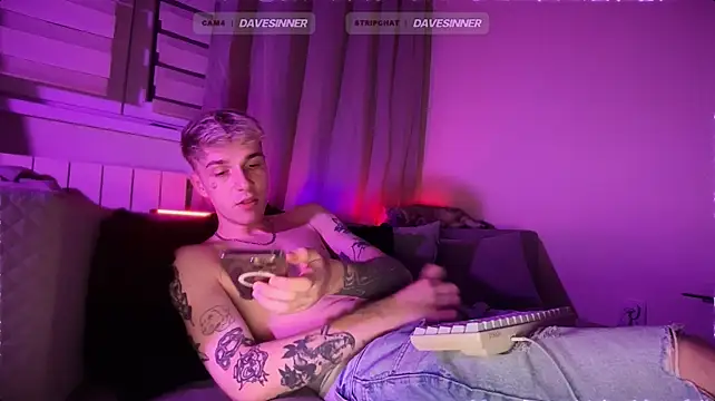 davesinner live cam on StripChat