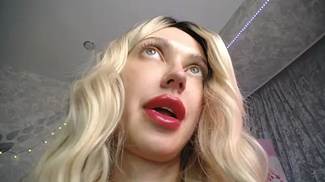 NickyAdamidi live cam on StripChat