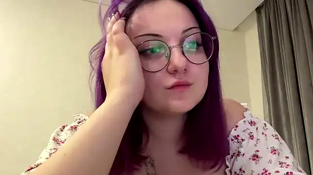 VelmiraPlush live cam on StripChat