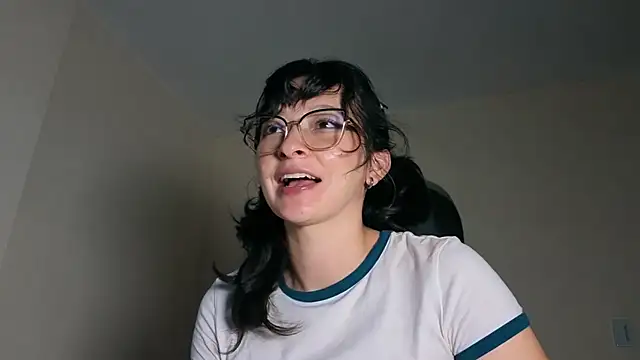 JustClaree webcam