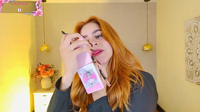 april_rousse live cam on StripChat