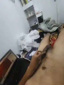 dubaiguy2 (M young) - Suck on dick