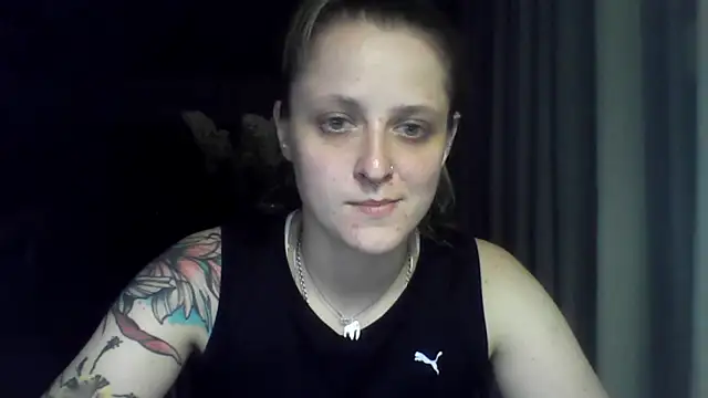 LeaWetGirl webcam