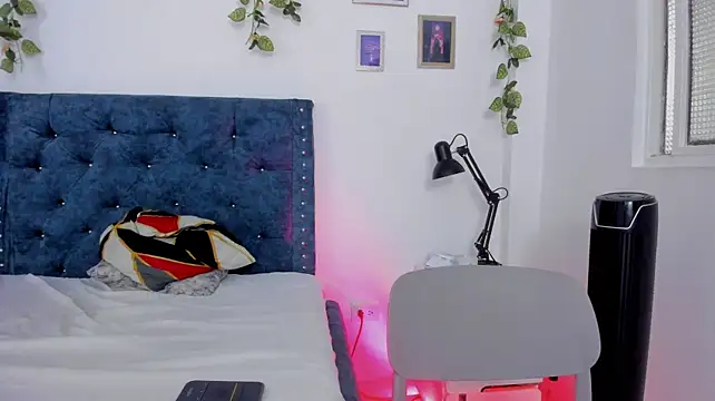 scarlett_777_dante live cam on StripChat