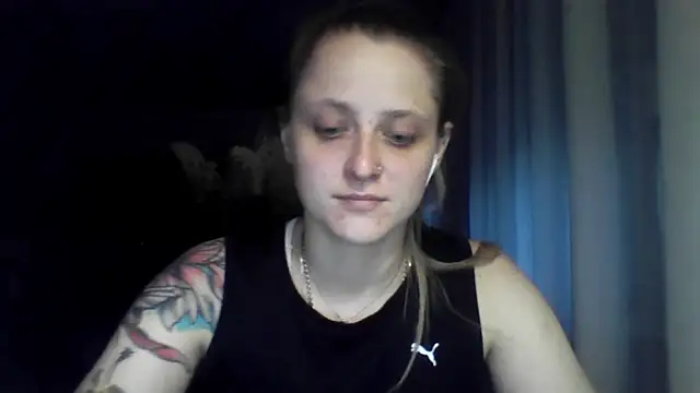 LeaWetGirl webcam