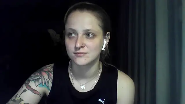 LeaWetGirl webcam