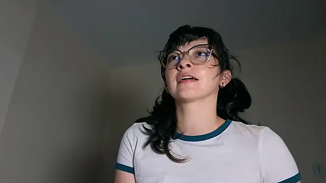 JustClaree webcam