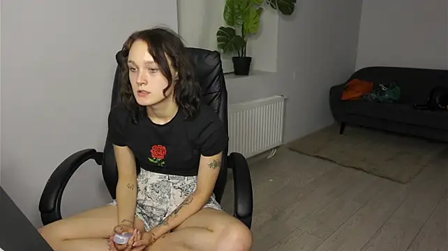 Chloe_Bannet live cam on StripChat