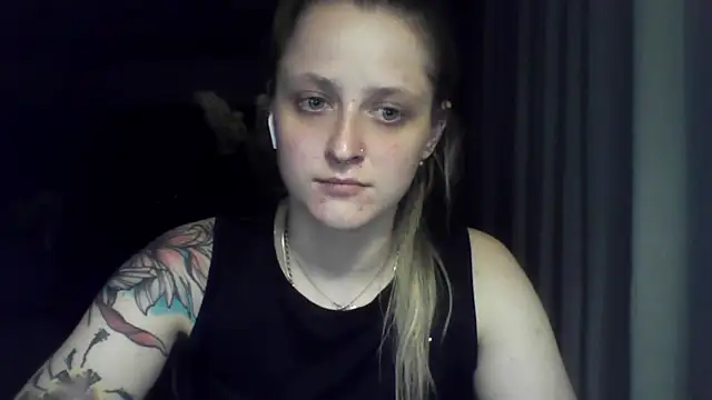LeaWetGirl webcam