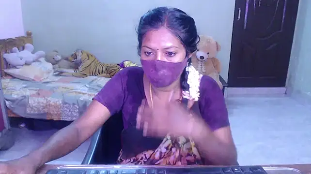 Novapol11 live cam on StripChat