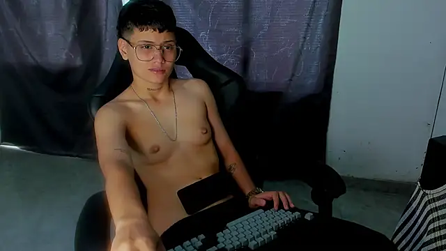 prayingtothesky live cam on StripChat