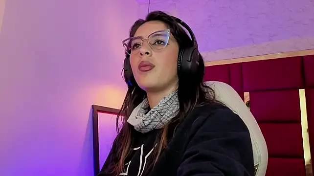 moon_winy live cam on StripChat