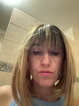 mystical_Elenn webcam