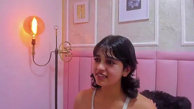 velvet_girll live cam on StripChat