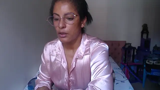 kateleyagrey live cam on StripChat