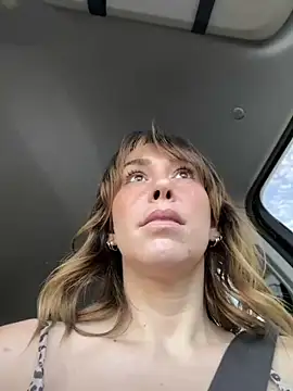 MommyGambit webcam