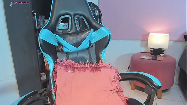 maria_foxx shiny body webcam show