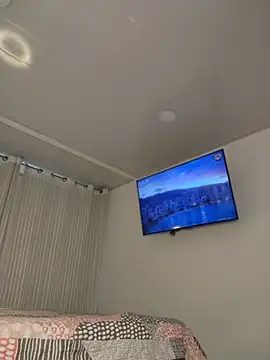 Lucy_Marin webcam
