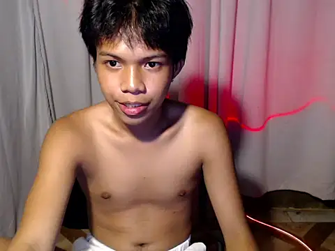 ajaxxsummer (M twink) - cum show