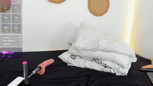 Jessyivonne live cam on StripChat