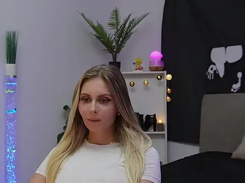 BonnieBluX webcam